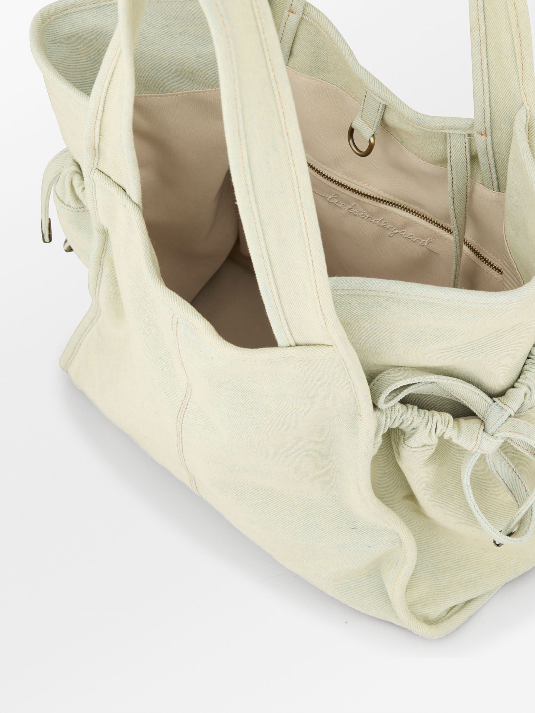 becks-ndergaard-laurel-washed-denima-tasche-bleached-denim image 2