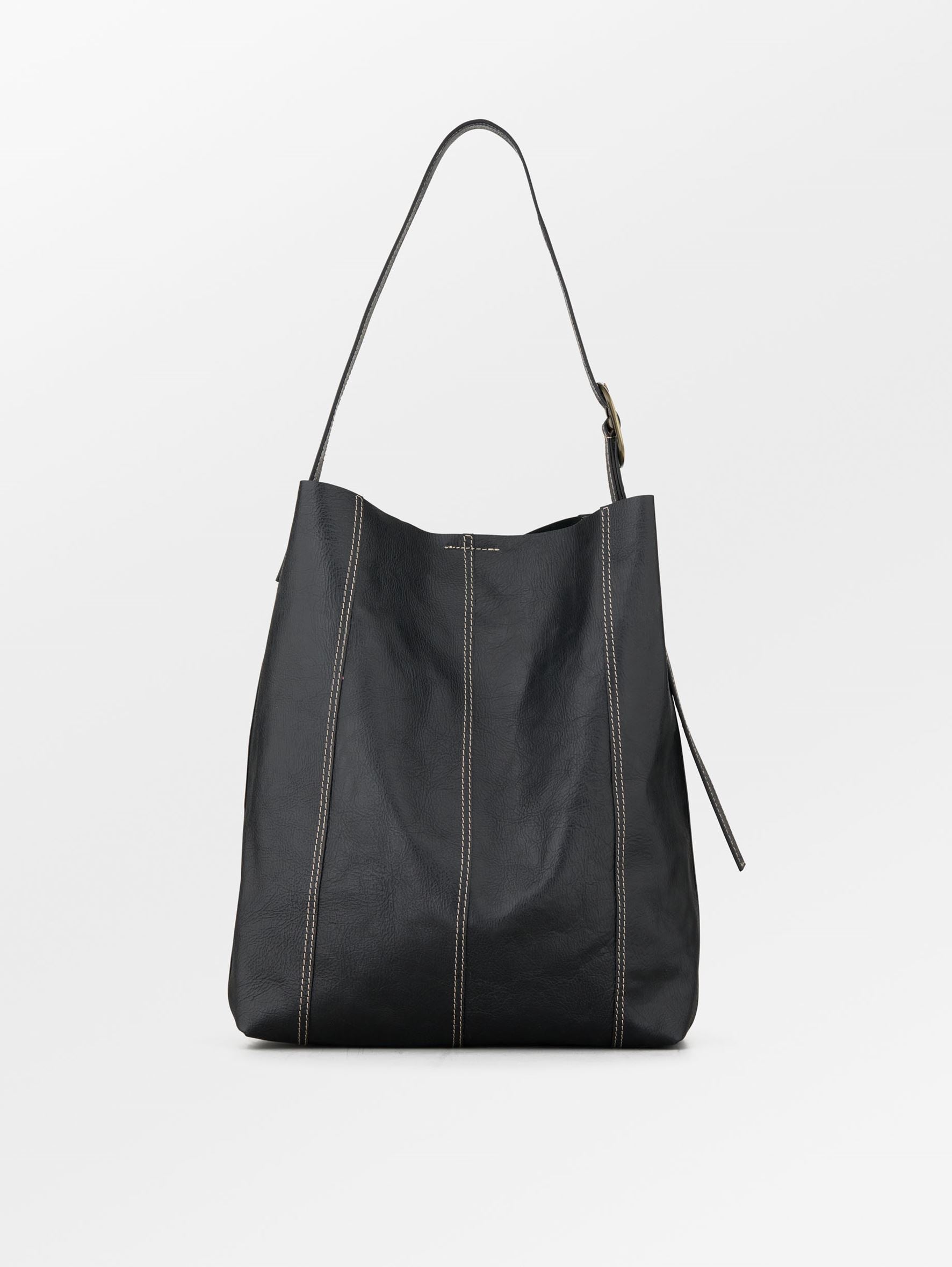becks-ndergaard-panel-mae-buckle-tasche-schwarz-leder image 1