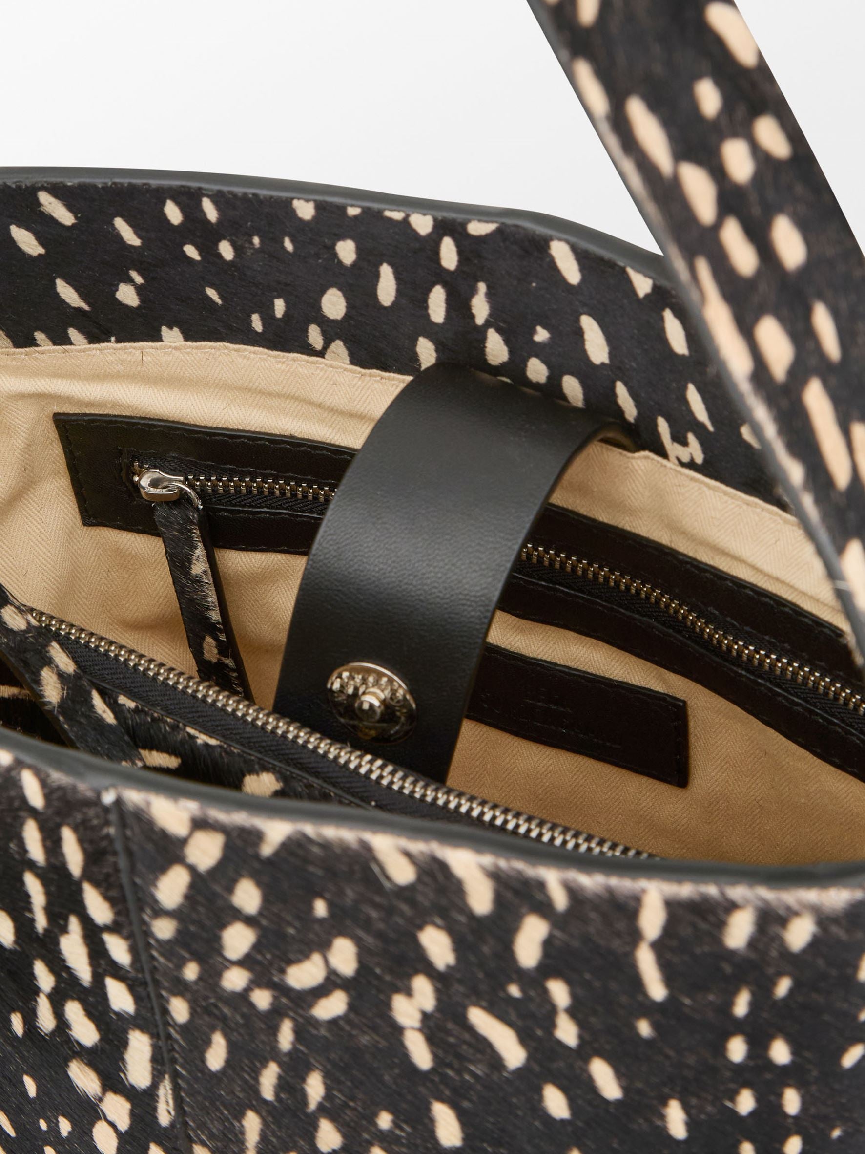 becks-ndergaard-deery-fraya-small-bag-schwarz-leder image 3